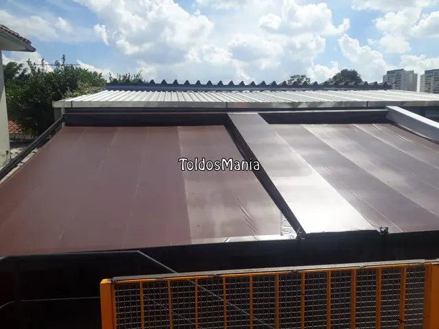 Toldo Retrátil de Trilho