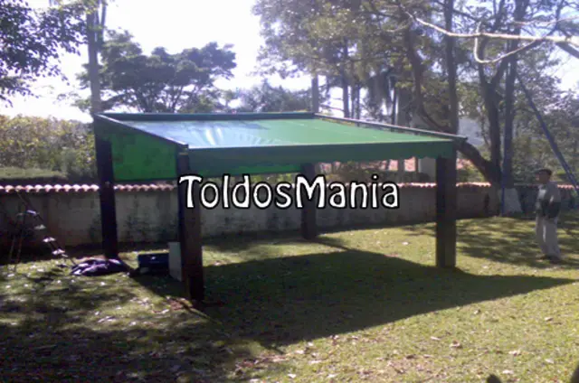 Toldo Retrátil de Trilho